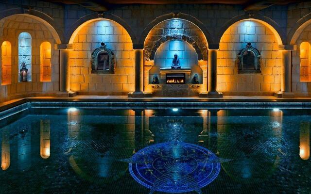 Seraphim Cave Suites & Spa Hotel