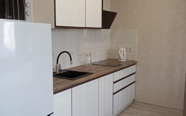 Novaya Zhk Frukty Flat
