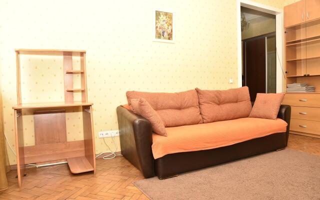 Na Pushkinskoy Flat
