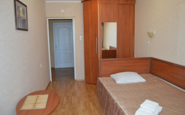 Uyut Flat 2