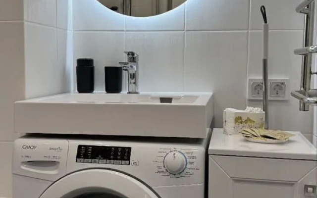 Апартаменты с новым ремонтом на Ивана Беличенко 92к4