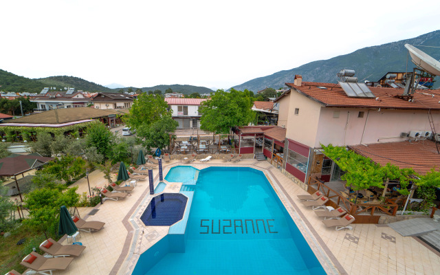 Suzanne Hotel & Restaurant