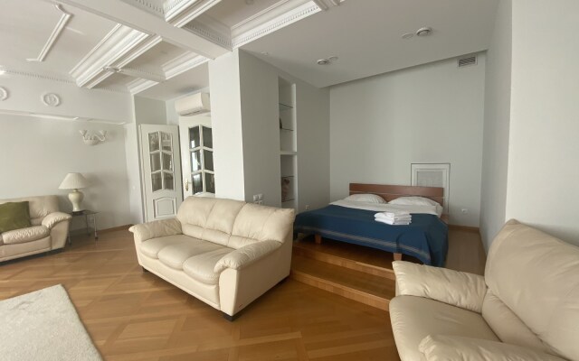 5-komnatnye HomeApart pr-t Nezavisimosti, 13 Apartments