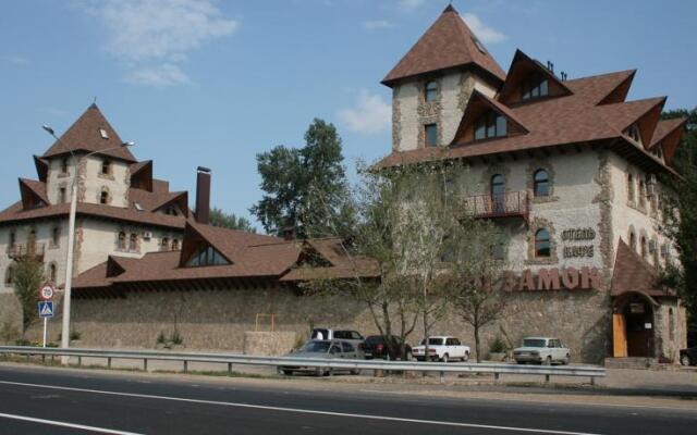 Staryij Zamok Hotel