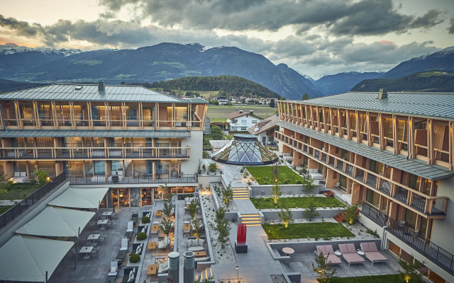 Falkensteiner Hotel Kronplatz - The Leading Hotels of the World