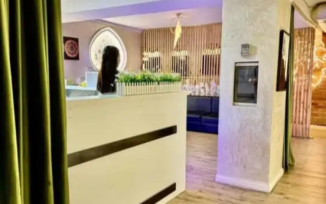 Riverside-Express Hotel