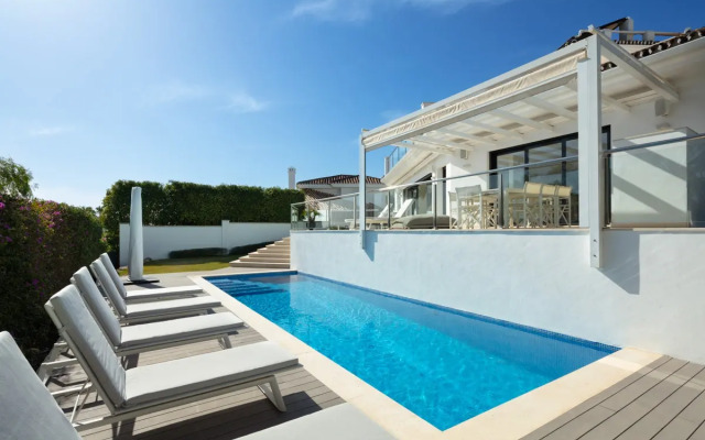 All About Villa Breeze