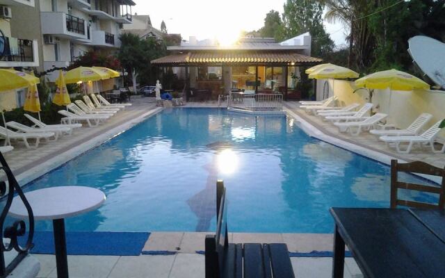 Iniohos Zante Hotel & Suites