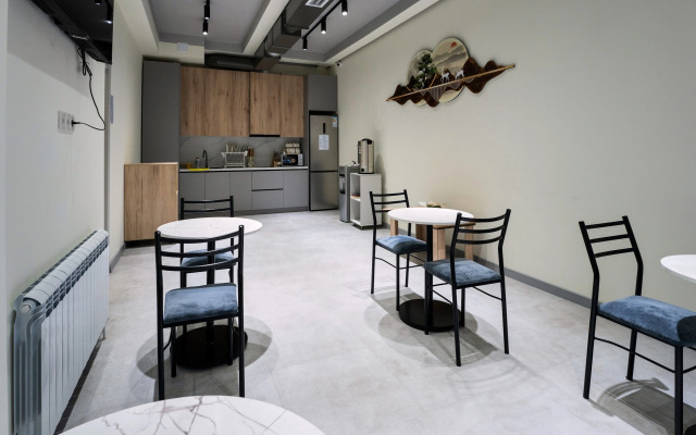 Qlife Hostel