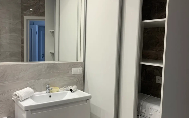 Sovremennaya Treshka Vozle Dana Mall Flat