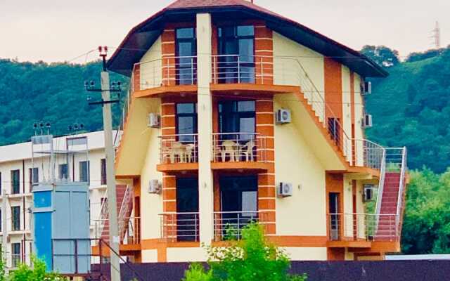 Summer House Mini-Hotel