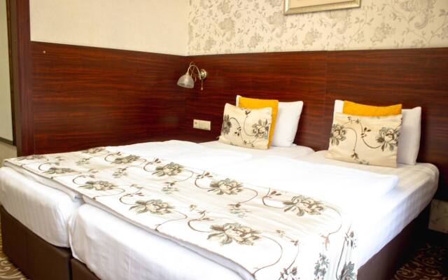 Silk Way Inn