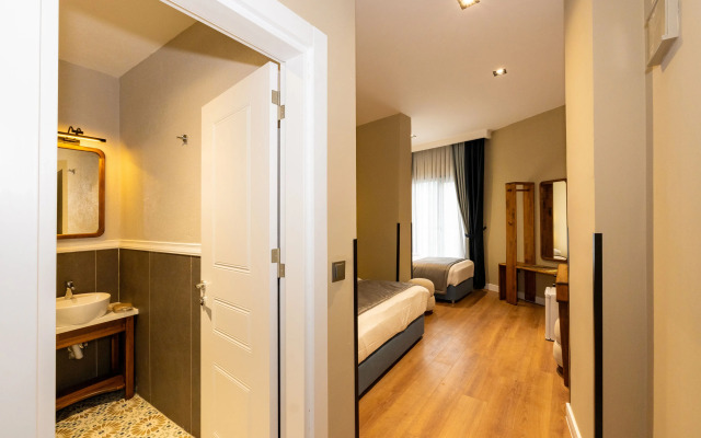 Nenessa Airport Hotel