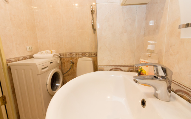 Na Yelninskoy 11/1 Apartment