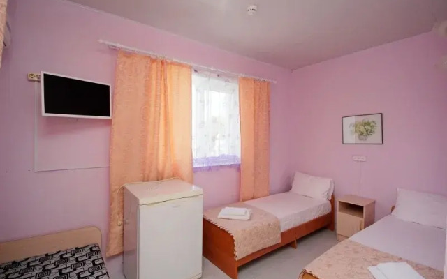 EdiRoz na Kryimskoy Guest House