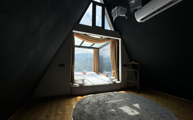 Hotel Lost In Sky