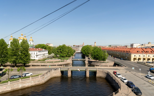 Апартаменты с Балконом и Видом на Никольский Собор