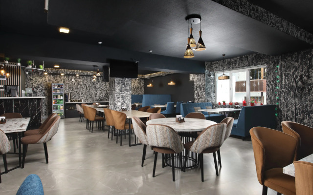 Mirros Subay Hotel Dombay