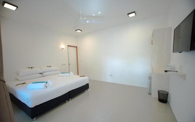 Lagoon Thoddoo Villa