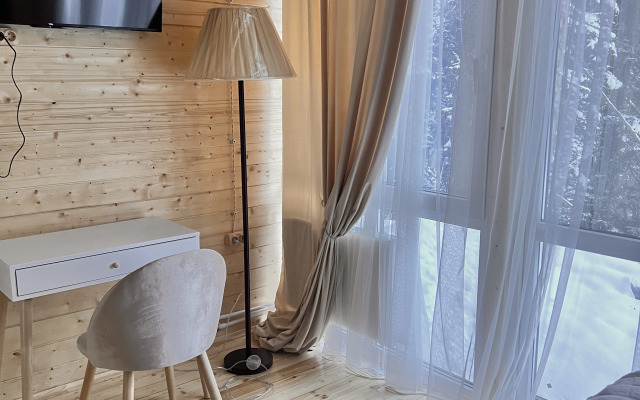Chalet Forest glamp