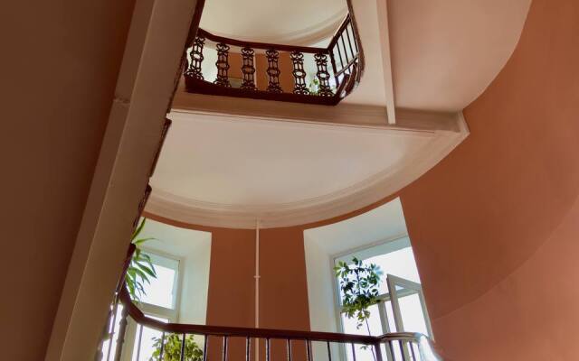 Квартира дизайнерская на Земляном валу МосАртАпарт