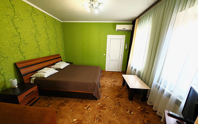 Seliverstova 16 Guest House