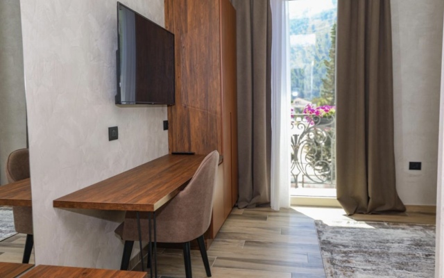 Plaza Berat Hotel