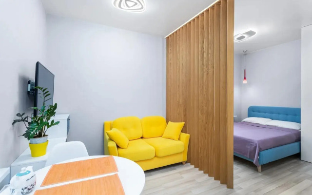 Na Komendantskom Prospekte 64k1 Apartments