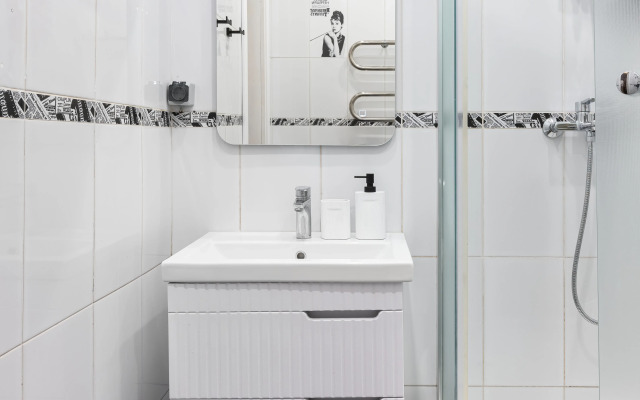 Квартира GM Apartments Четырехкомнатные с двумя санузлами