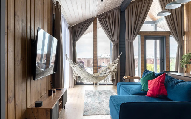 Zeleny Lug Private house