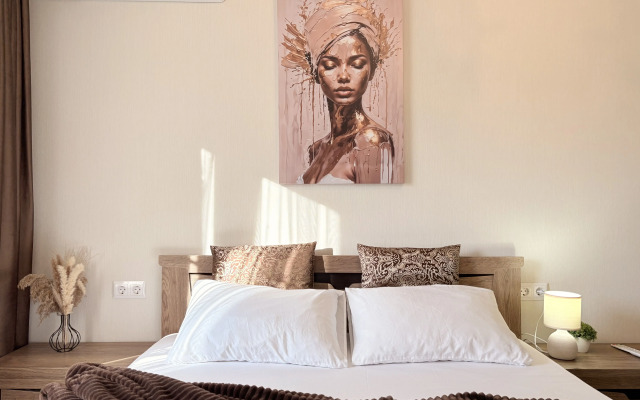 Квартира Стильная двухкомнатная на проспекте Кирова со своей парковкой