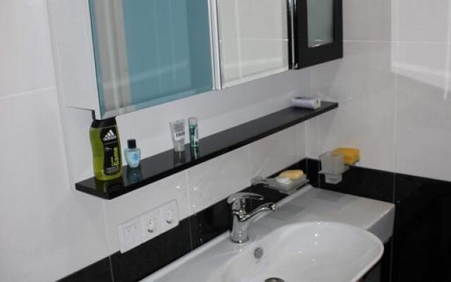 Mazeri Guest House