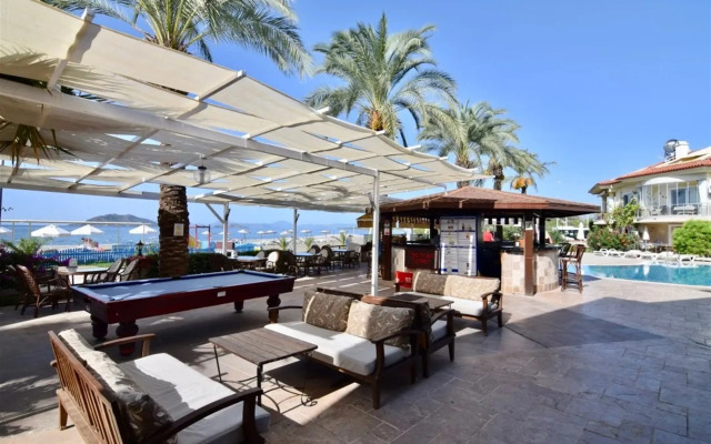 Sunset Beach Club Lebrentals Hotel
