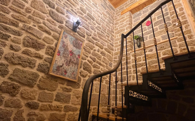 Old Rooms Hotel