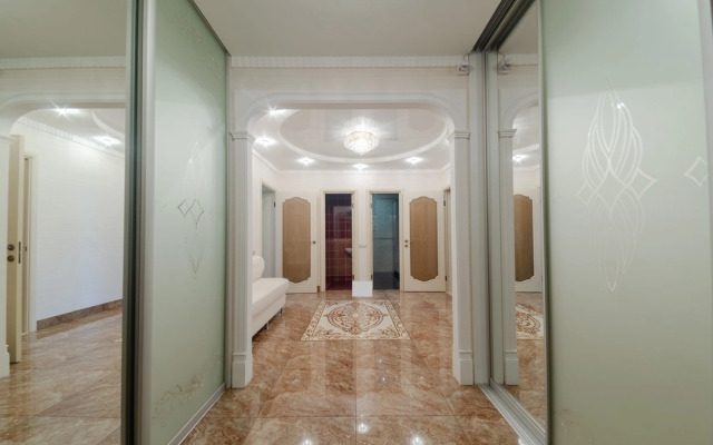 2-Kh Komnatnaya Vozle Kremlya Flat