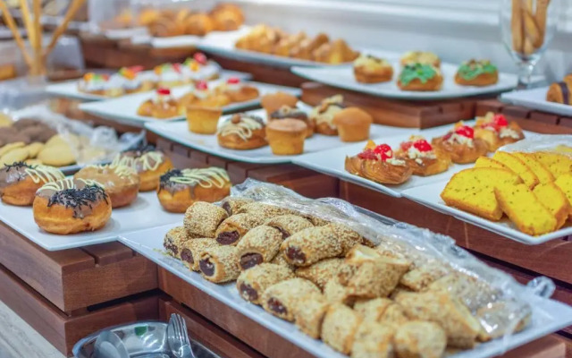 Отель Seven Gardens Hotel