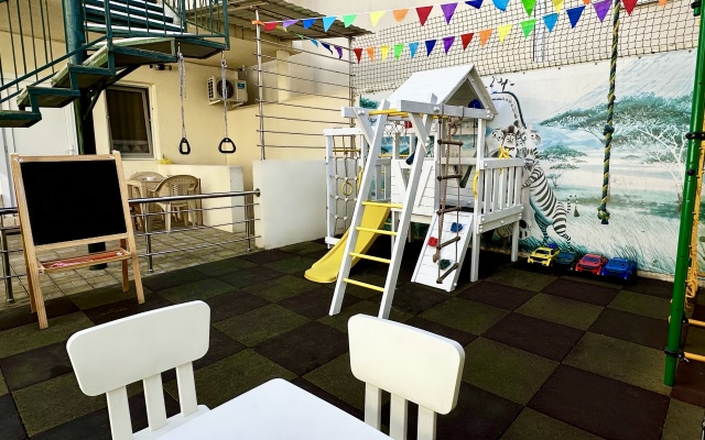 Yuzhny Guest House