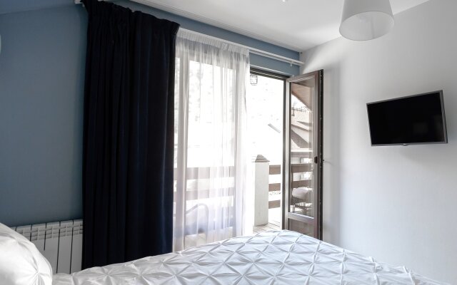 Частный Дом напротив казино с личной парковкой