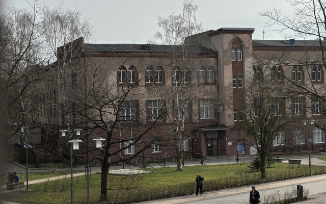 Uyutnaya Kvartira U Ploschadi Pobedy Flat