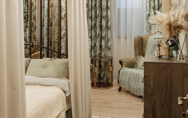 Частный дом на берегу реки