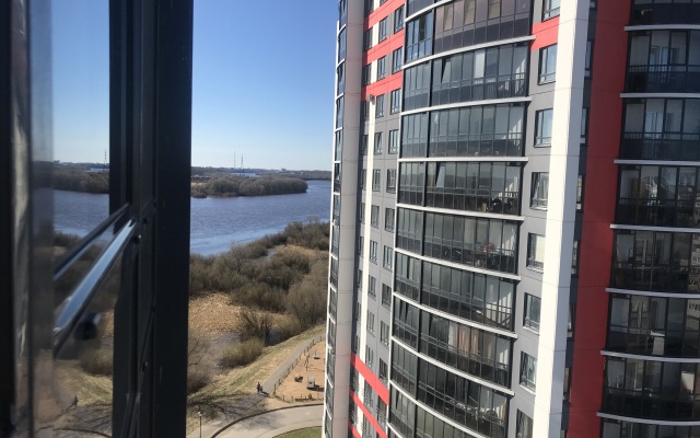 Na Kolmovskoy Naberezhnoy Flat