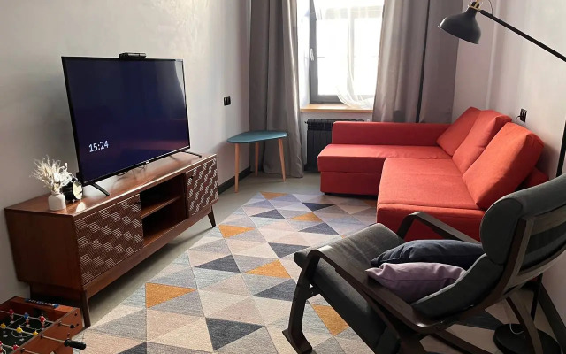 Квартира Уютная Двухкомнатная в Центре Города