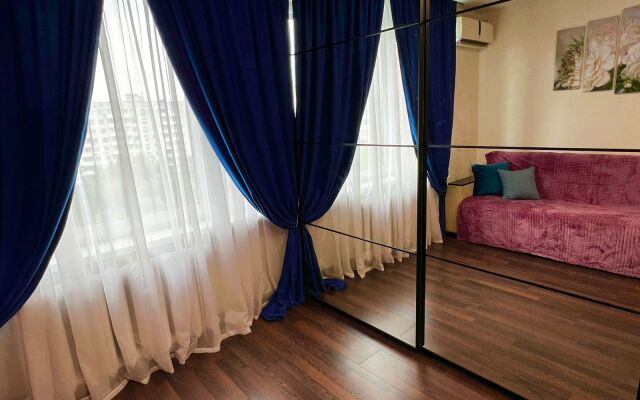 Uyutnaya na Kolomenskoy Apartment