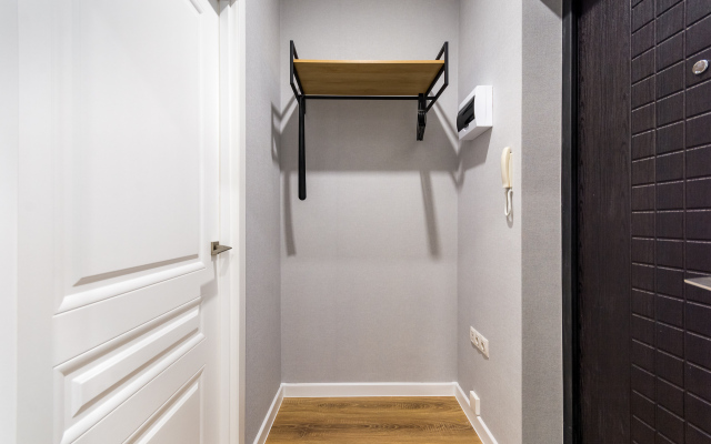 Sovremennaya studiya dlya dvoikh vozle  Ekspo-grad Flat