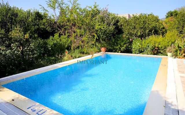 Limon by Important Group Travel Villa