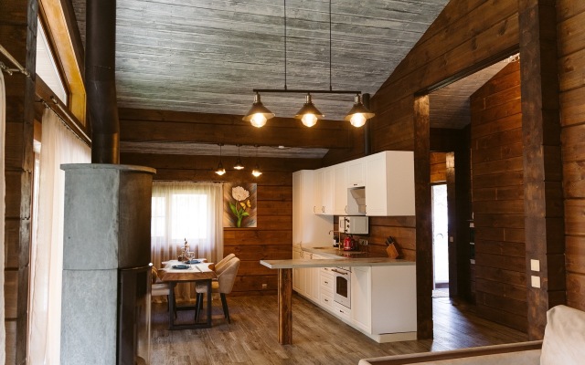 Baza Otdykha Dom Les Chalet Berloga Country Resort