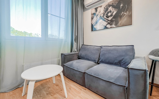 V Zhilom Komplekse S Basseynom "merkato" Flat