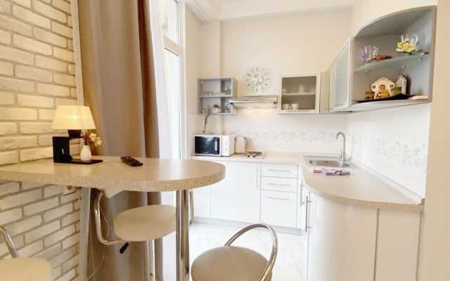 Uluchshennaya S Klassnym Remontom Na Rybatskom Prichale Flat