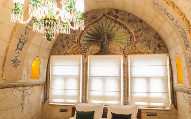 Solo Cave Suites Hotel