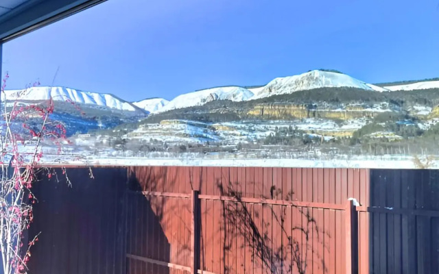 With Mountain View Privat House